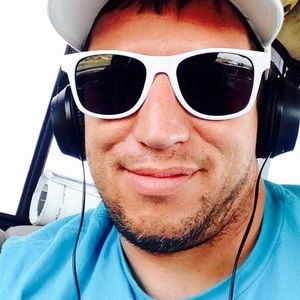 Meet your Posher, Adan